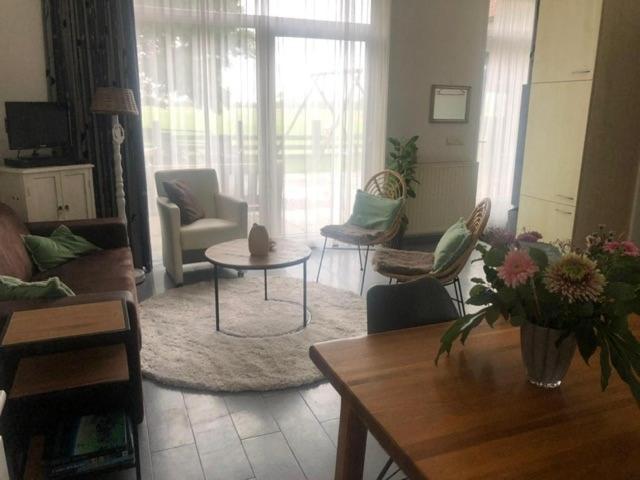 De Wijde Verten Oostkapelle Buitenkant foto